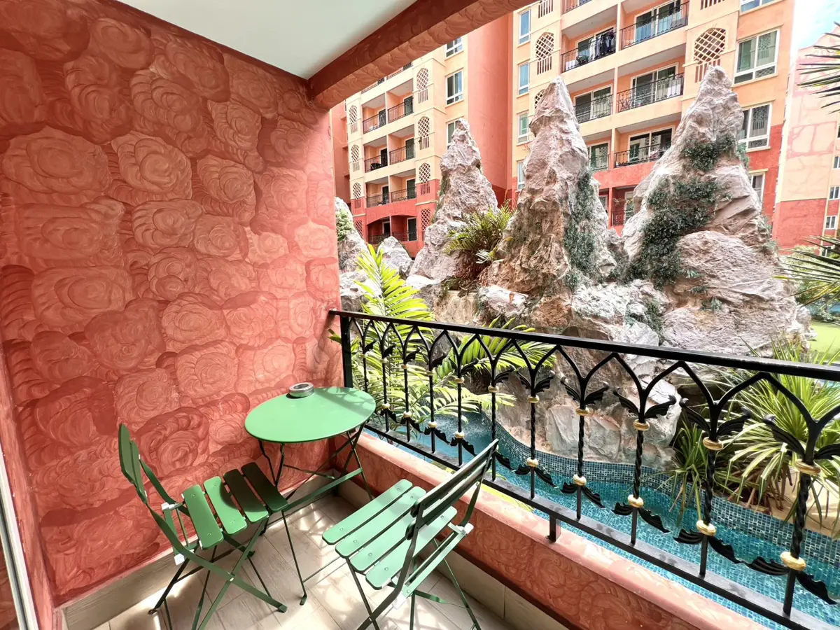 Seven Seas Jomtien | Pool View 1 Bedroom Condo for Sale