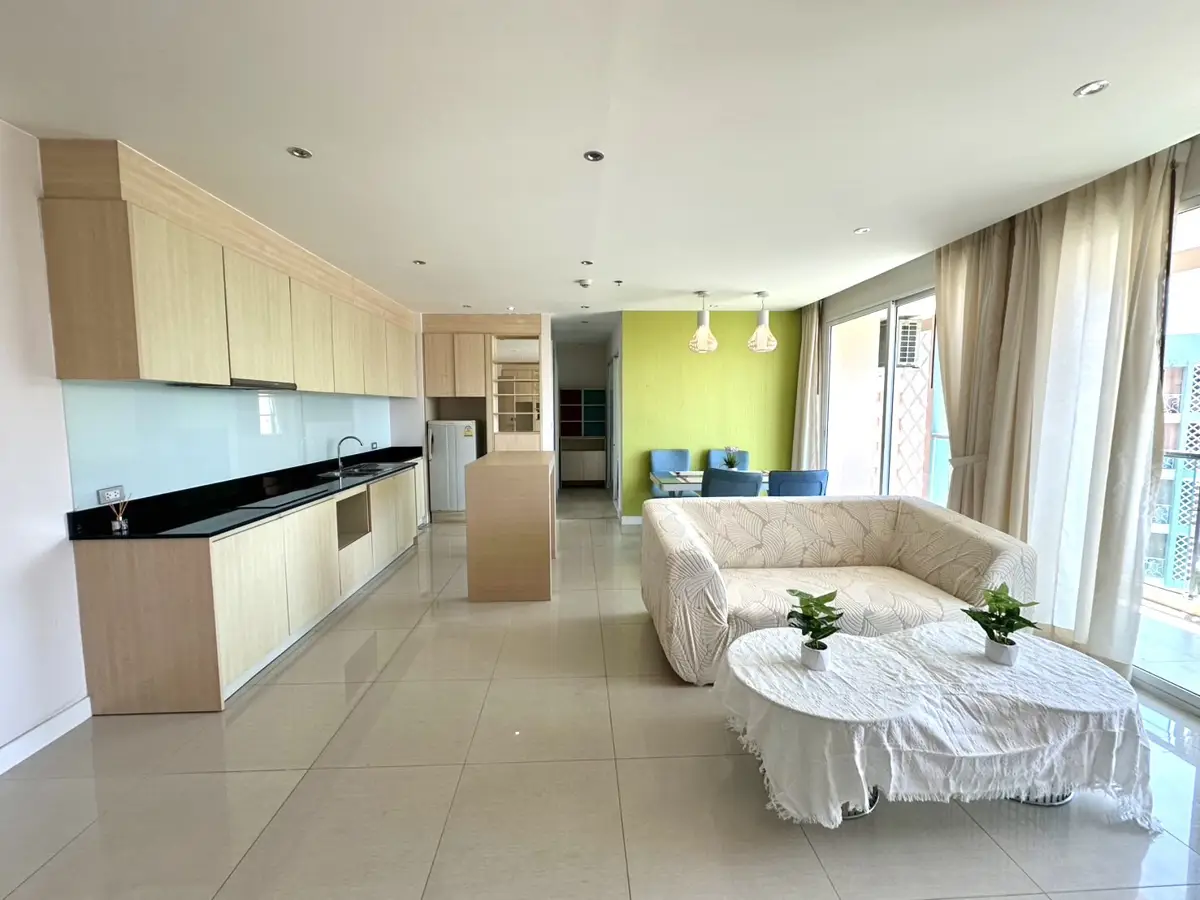 Grande Caribbean Pattaya | 2 Bedroom Pool View Condo for Sale | Foreign Quota