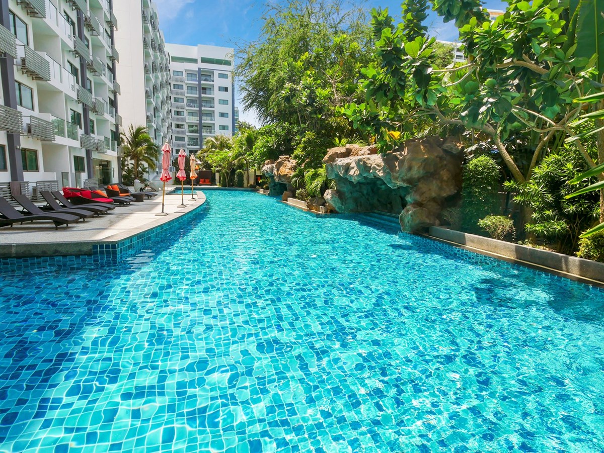 3 Bedrooms, Private Beach