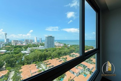 One Bedroom Condo for Sale in The Peack Tower Pattaya