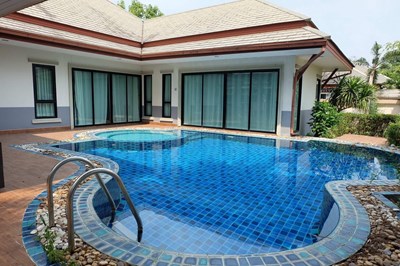 3 Bedrooms Pool Villa for Rent in Huay Yai, Pattaya