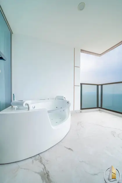 2 Bed Beachfront Condo for Sale in Jomtien, Pattaya 