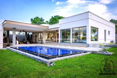 3 Bedroom Luxury Pool Villa for Sale in East Pattaya