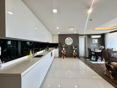 2-Bed Condo for Sale in Pratumnak, Pattaya