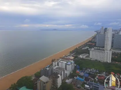 1-Bed Reflection Beachfront Condo for Rent in Jomtien, Pattaya 