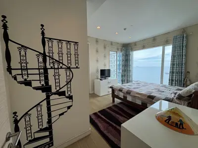 2-Bed Reflection Beachfront Condo for Rent in Jomtien, Pattaya