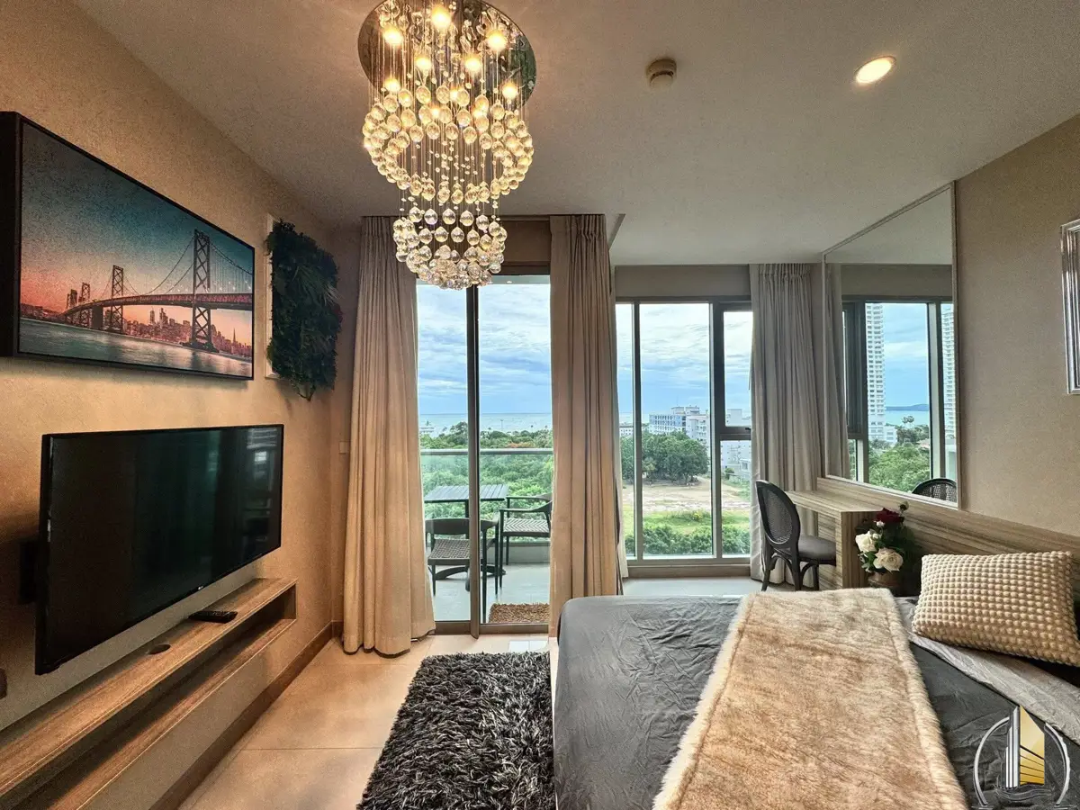 Modern Comfort in Jomtien, Pattaya: Spacious 1-Bedroom Condo for Sale 
