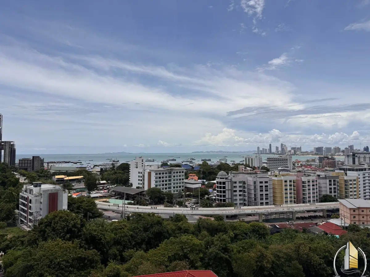 Condo in Pratumnak