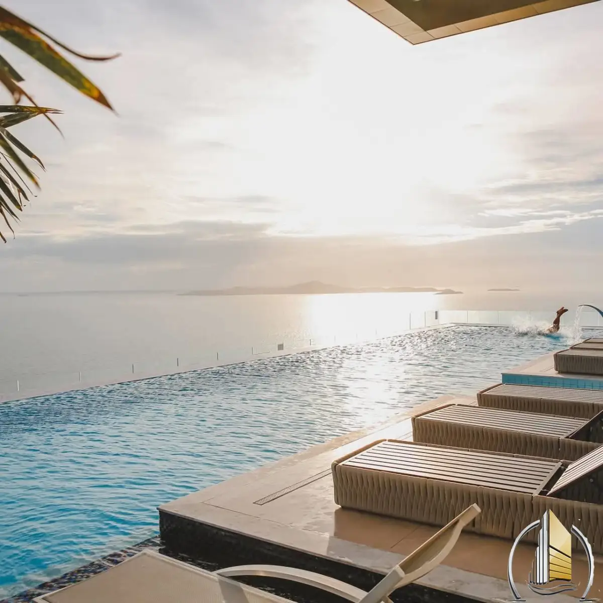 2 Bed Beachfront Condo for Rent in Jomtien, Pattaya 