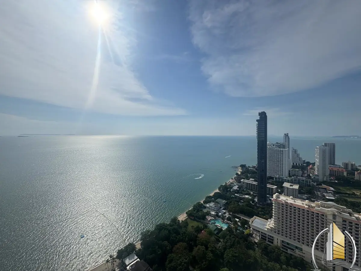 Condo in Na Kluea