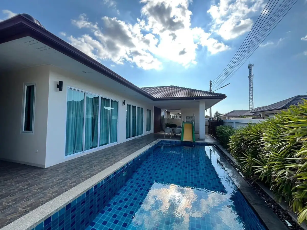 5-Bed house for rent in Huayyai, Pattaya