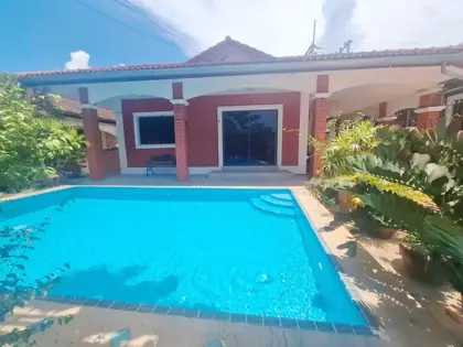 3 Bedroom House with Pool for Sale in Rattanakorn Village 5