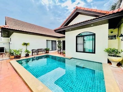 Stunning pool villa for rent at View Talay Villas