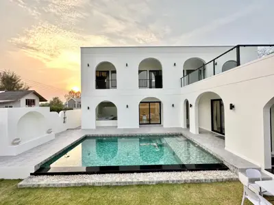 Modern Style Pool Villa For Sale in Huay Yai