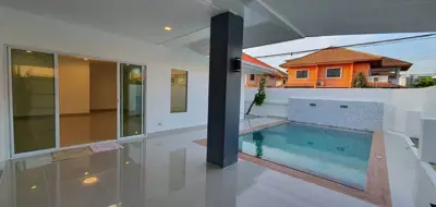 Nice house with private pool for sale at Jomtien side