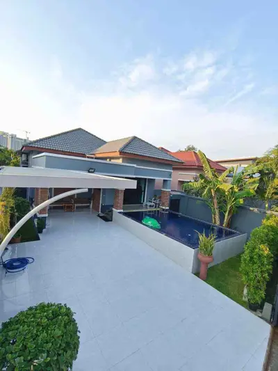 Quality house with private pool for sale at Jomtien arae