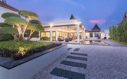 4 Bedroom Pool Villa for Sale in Horseshoe Point 