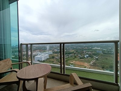 Luxury 2 Bedrooms for rent and sale on High Floor in The Riviera Jomtien/Pattaya
