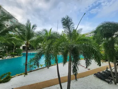 Nice pool view 1-bedroom condo for sale with foreign quota