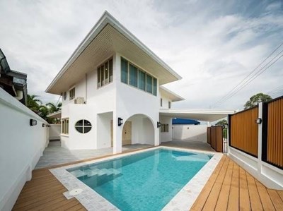 Minimal style house with private pool