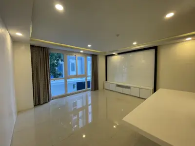 Big One-Bedroom Condo For Sale At Grand Avenue Pattaya