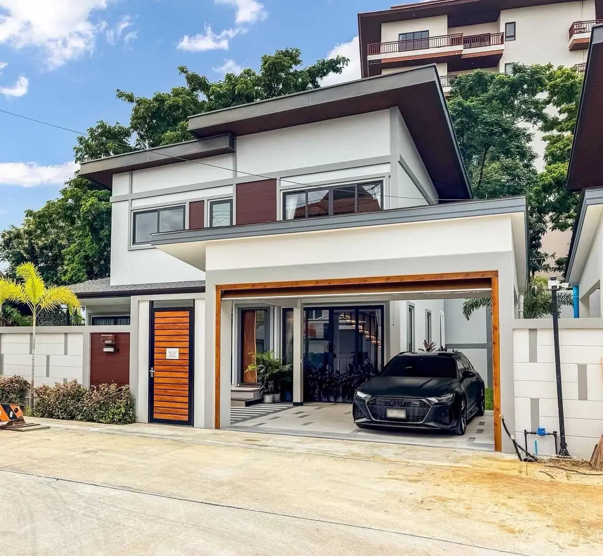 Pool villa for sale near the beach