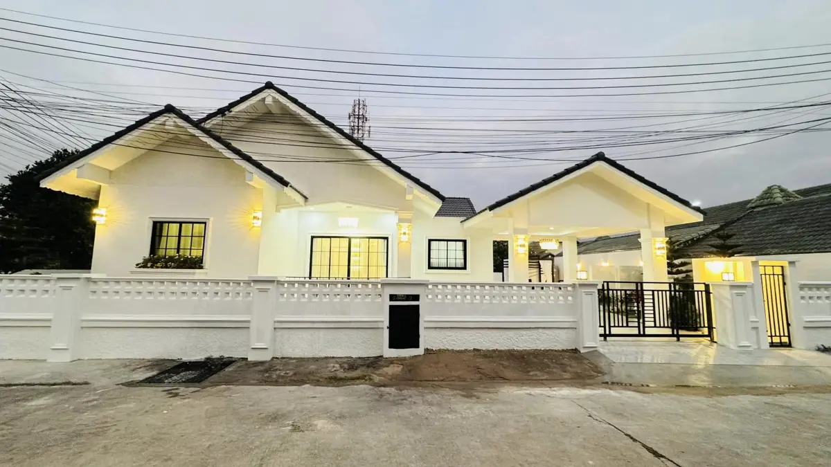 Corner unit House for rent - 4 bedrooms 