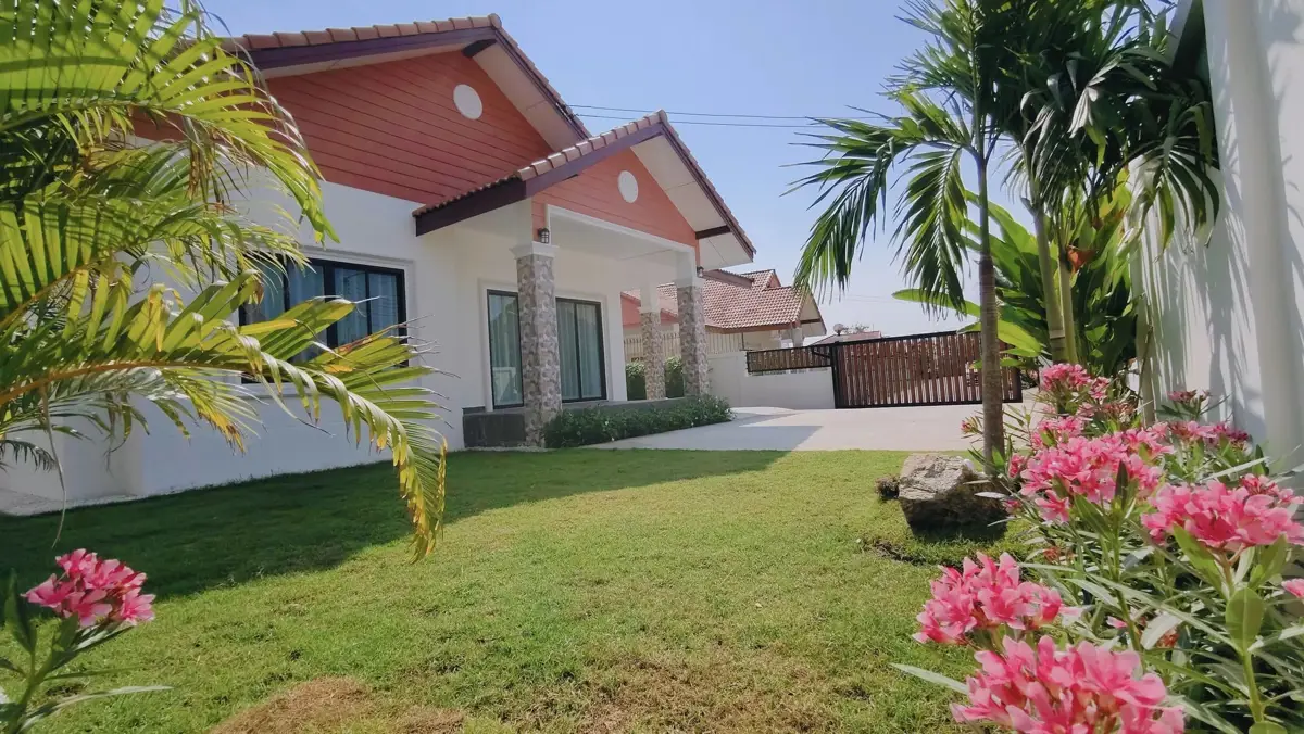 New house for sale near to Jomtien beach Pattaya 10 minutes