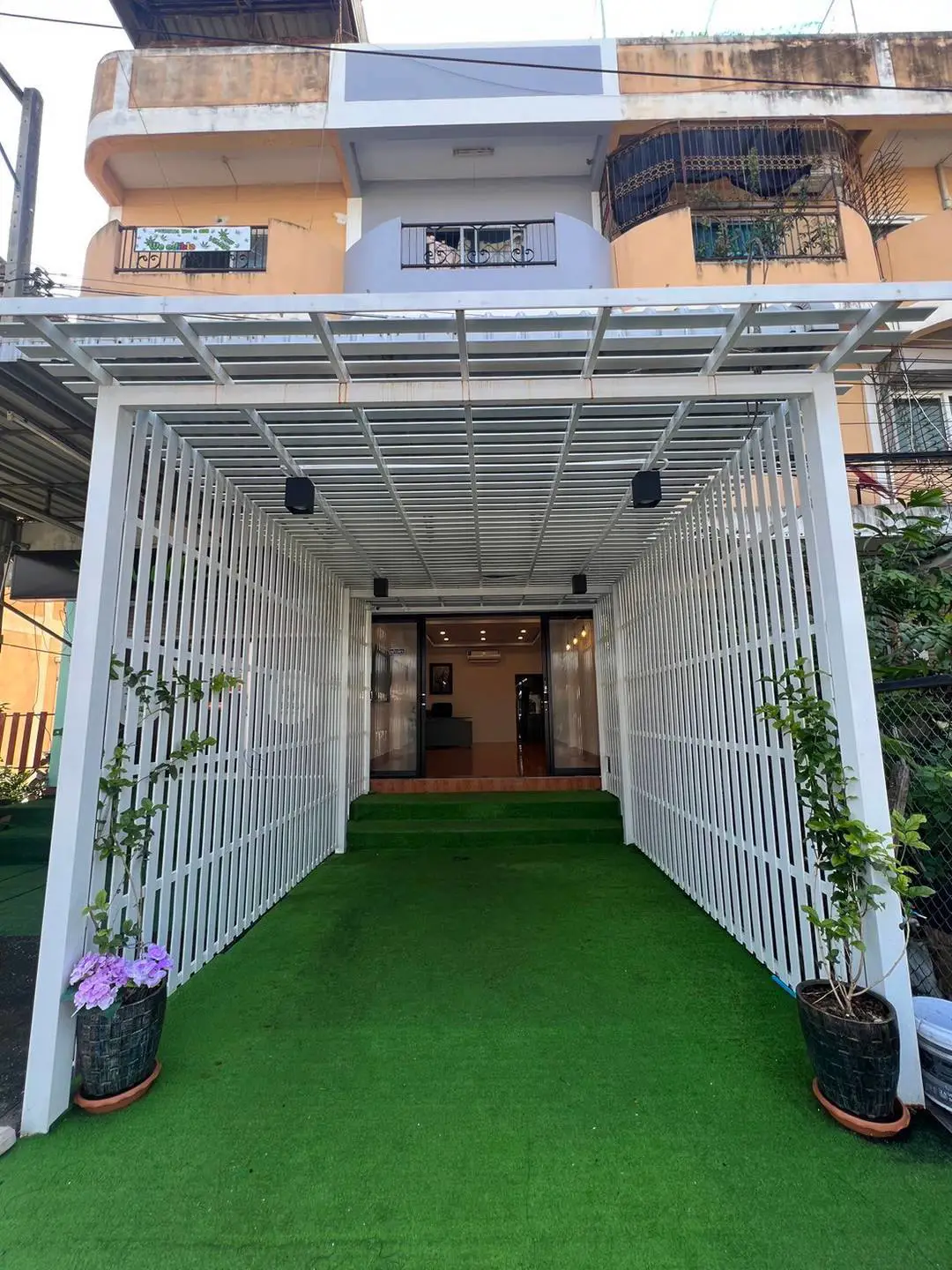 Commercial Building for sale 