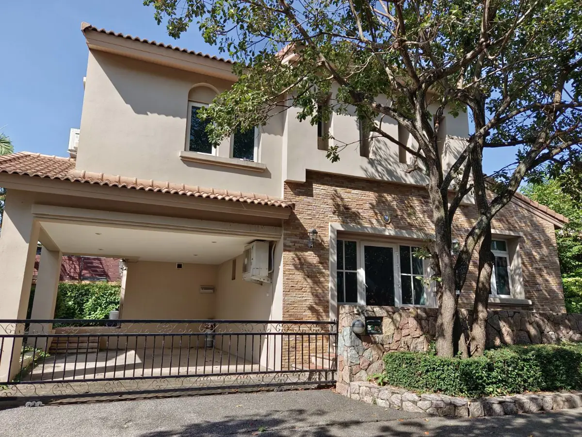 House For Sale in Silk Road Place 