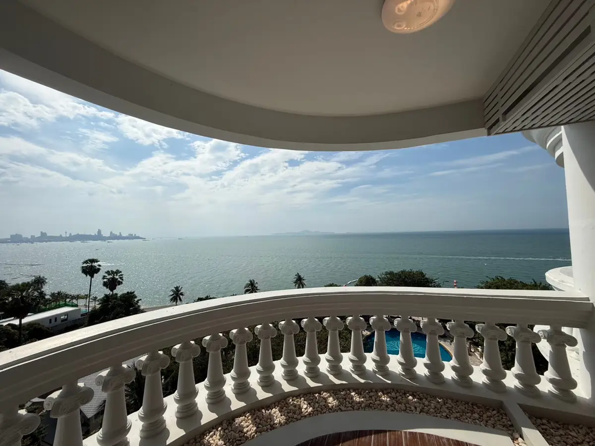 Park Beach Condominium for sale with sea view 