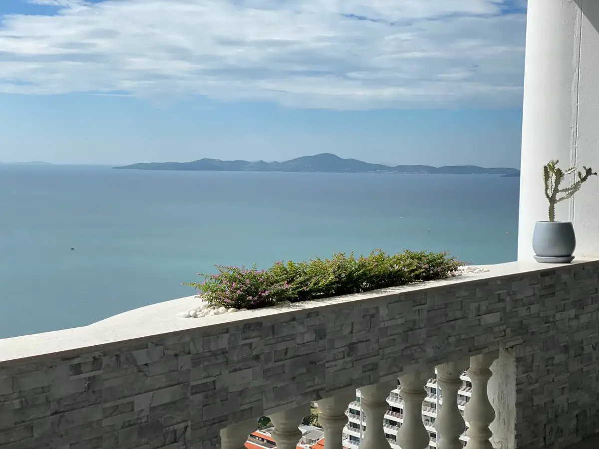 Jomtien Complex Condo 2 Bedroom for Sale Foreigner Name