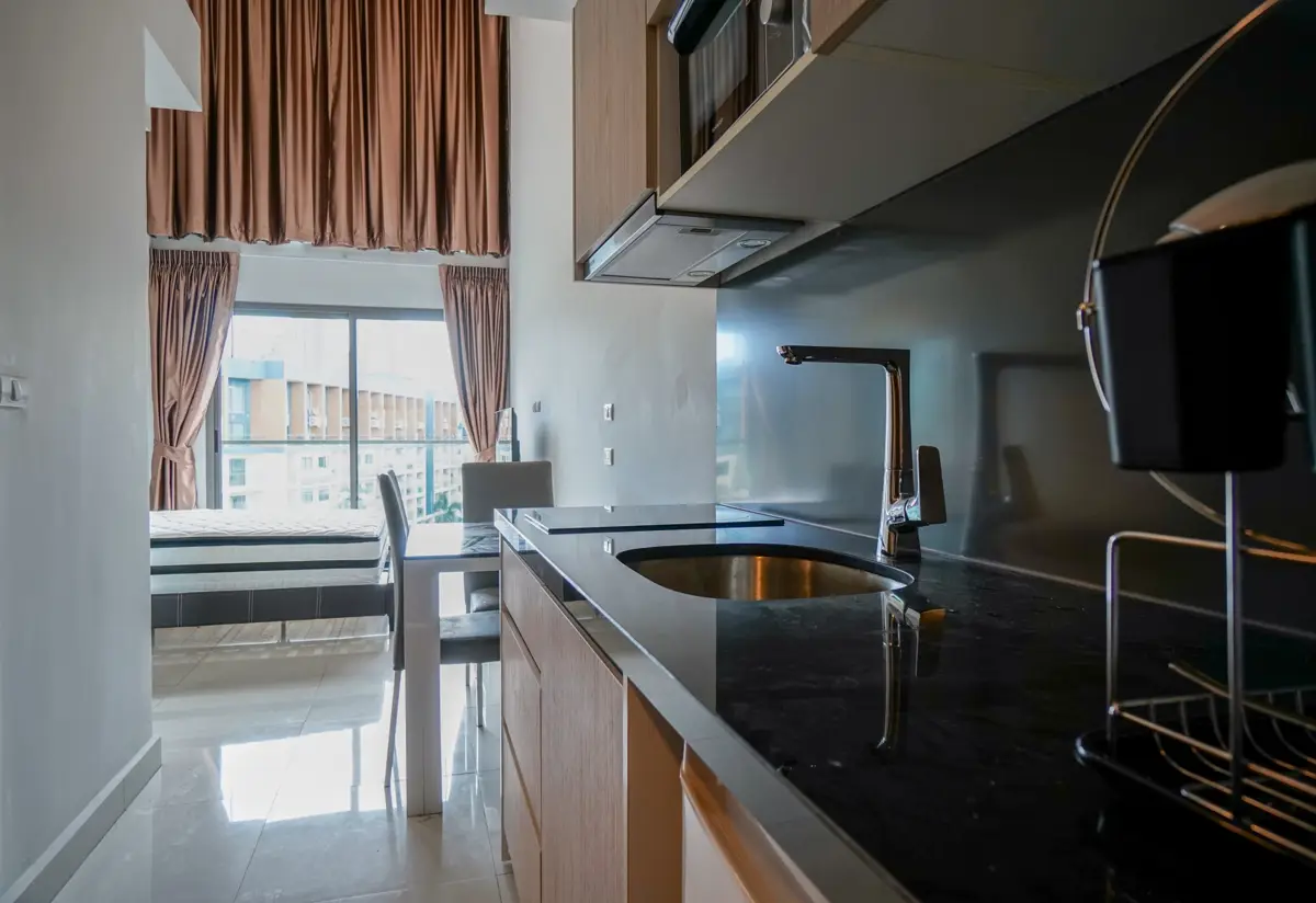 Nice studio room high ceiling with pool view for sale and rent