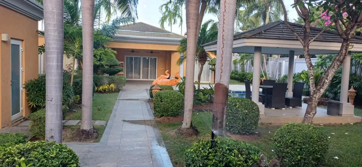 Siam Royal View Pattaya main entrance for sale 