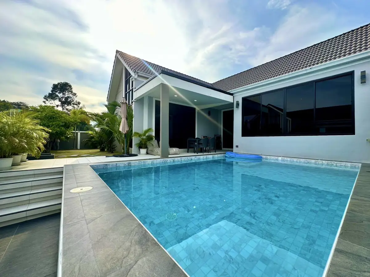 Beautiful Scandinavian - style Pool Villa in Pattaya for sale 