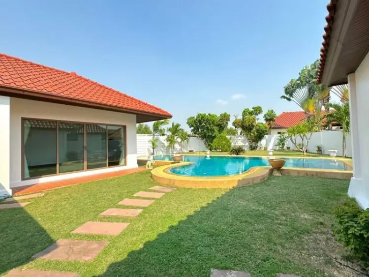 Nice 3 bedrooms house for sale at Baan Balina3