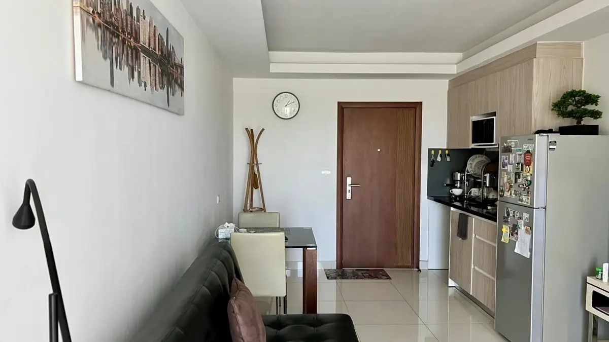 1-bedroom condo for sale at Laguna Beach 2 with foreign name