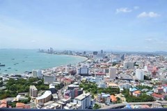 Penhouse condo with a stunning view in the heart of Pattaya for sale