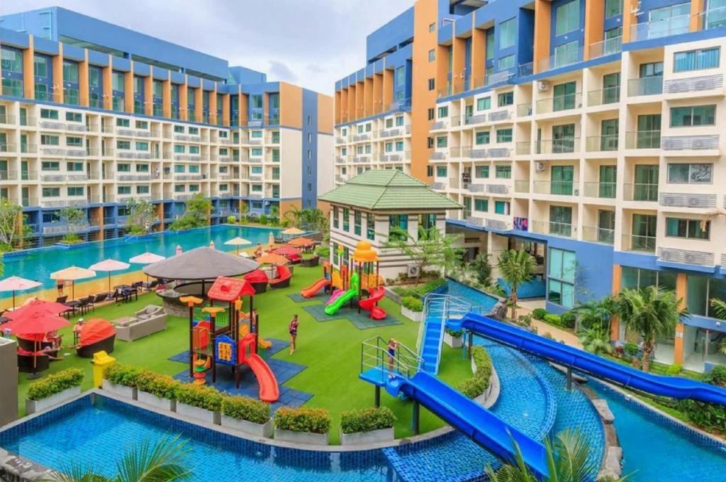 Duplex on Top Floor Pool View for Sale