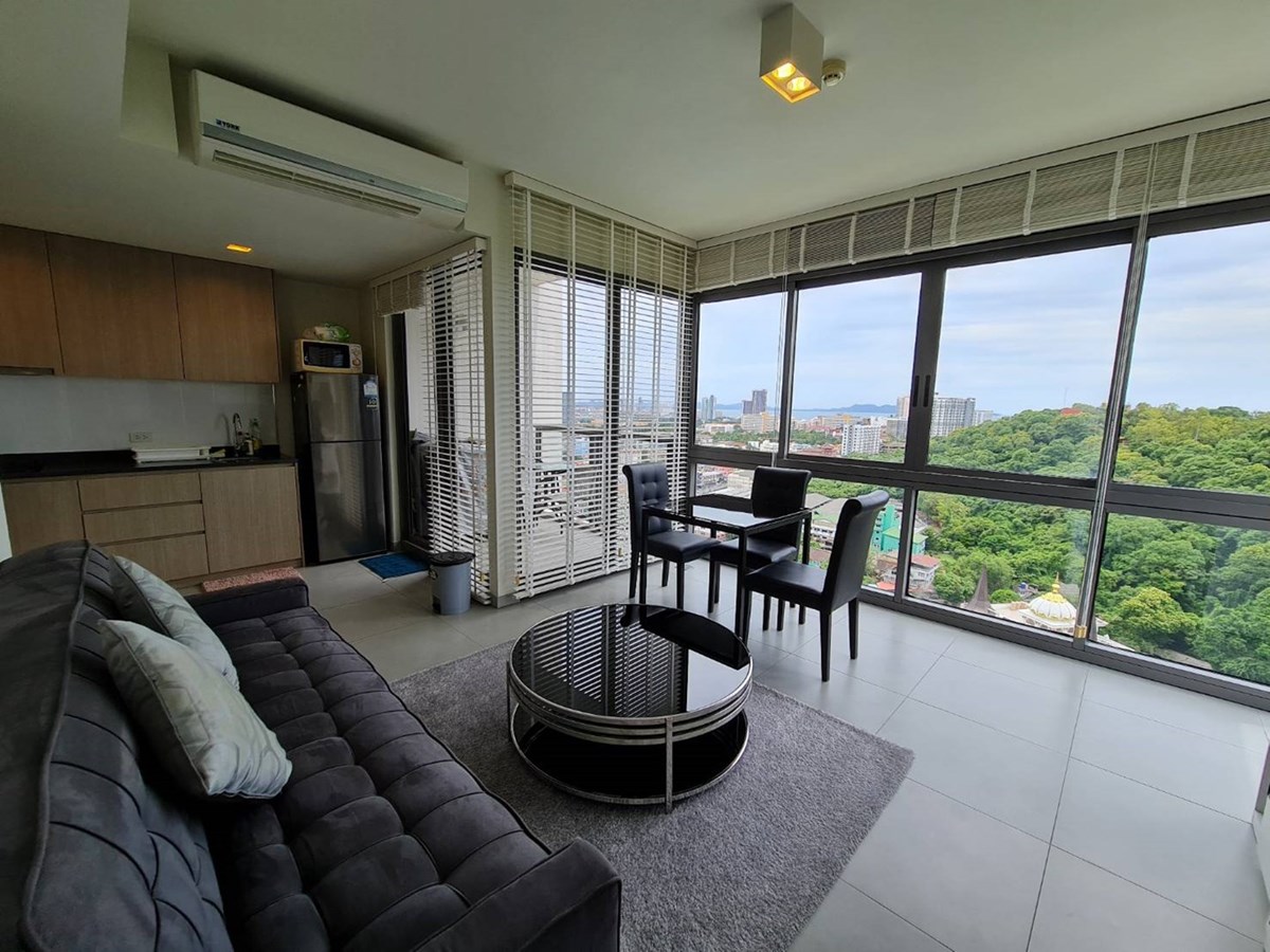 Unixx 2 bedrooms condo for rent on Pratumnak hill