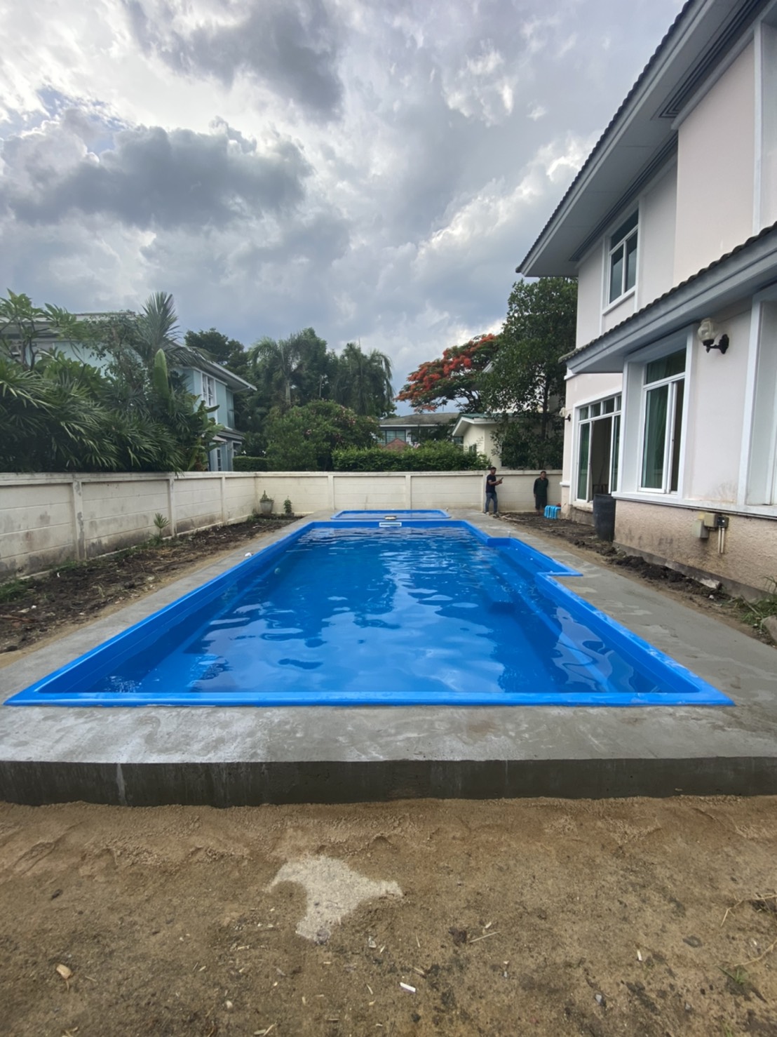 8 mx4.2 mx1.3 m Contemporary pool with Alicia Spa pool