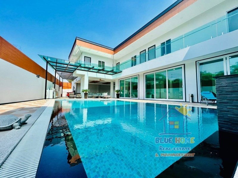 Luxury House In Pattaya Klang
