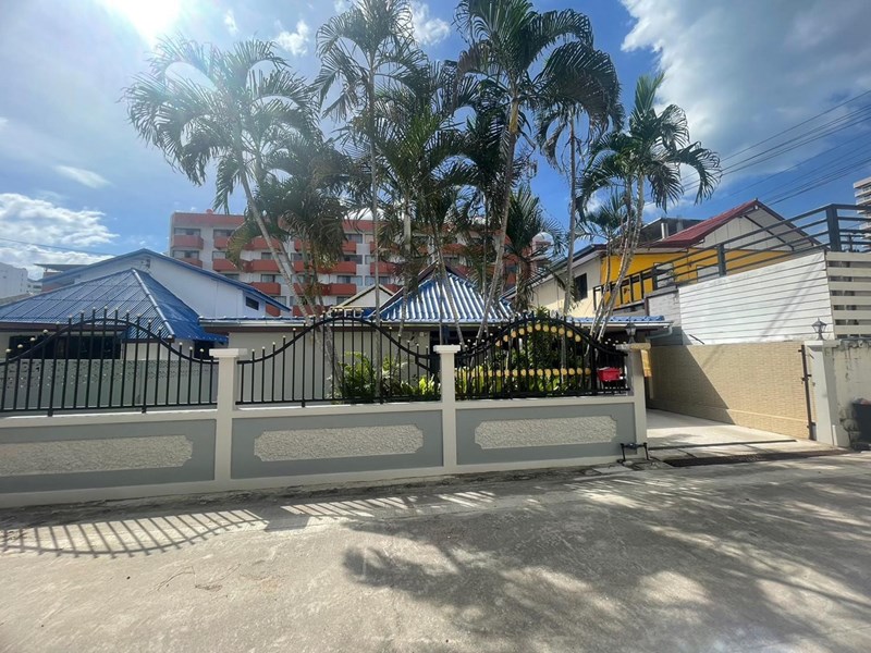 House for rent at Jomtien Intersection (Matchanu) Rent Out Until March 2023