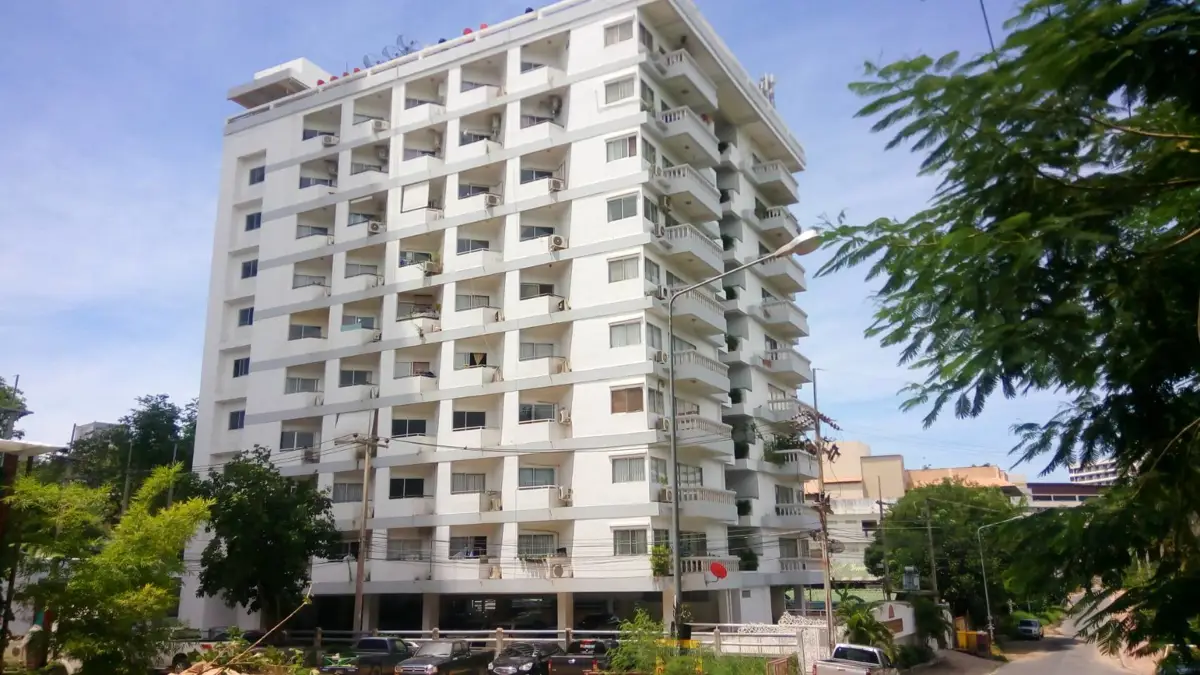 For Sale or Rent 1 Bed Condo in Royal Beach Condotel