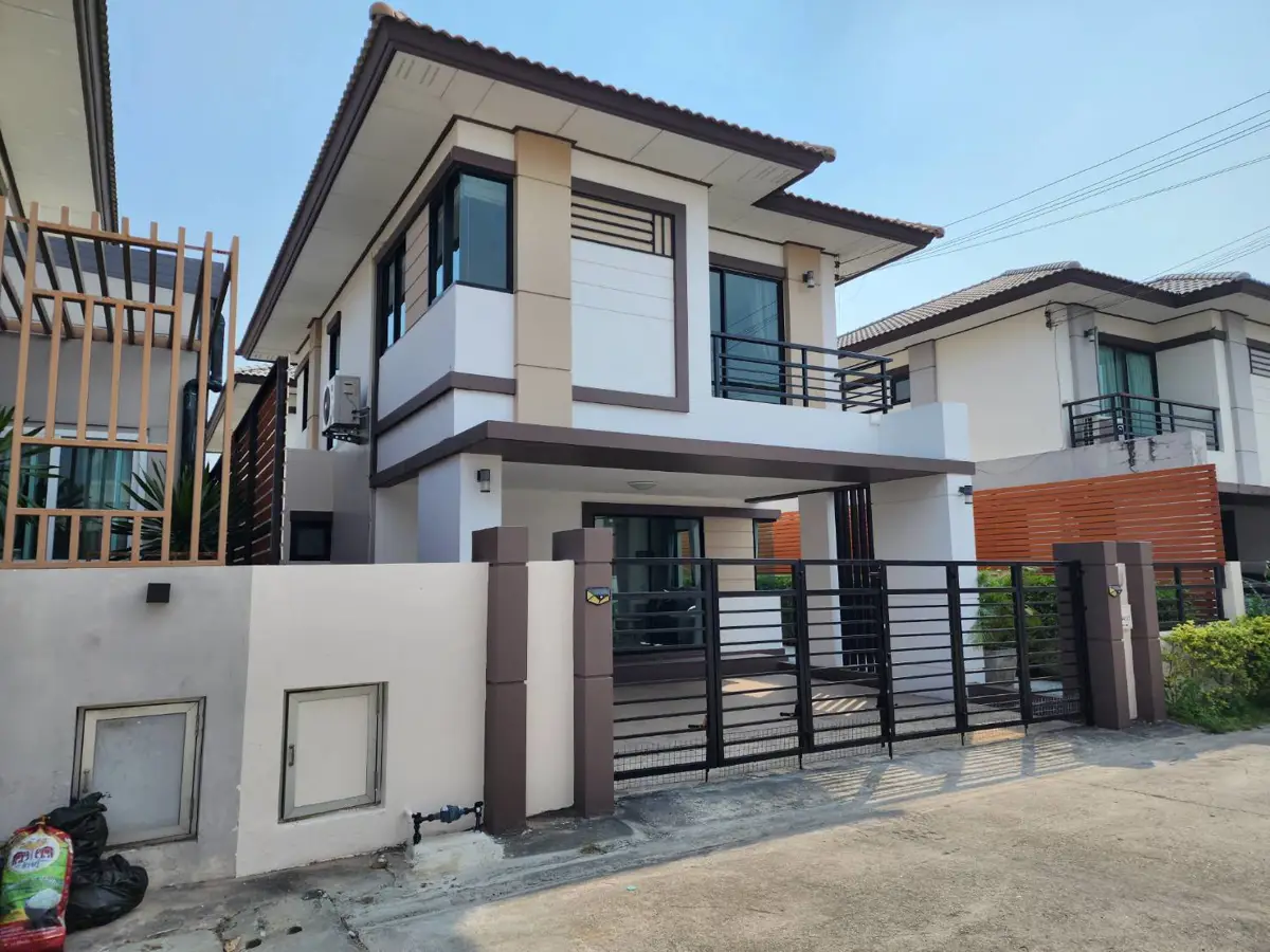 House for rent 3 bedroom 2 bathroom in baan fah greennary