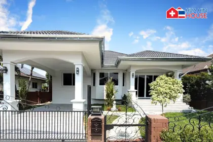 Luxuriöse, renovierte Poolvilla zum Verkauf – Soi 102