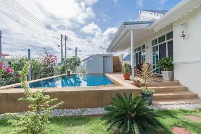 Atemberaubende 2-Schlafzimmer, 2-Badezimmer Haus zu verkaufen in Hua Hin, Thailand