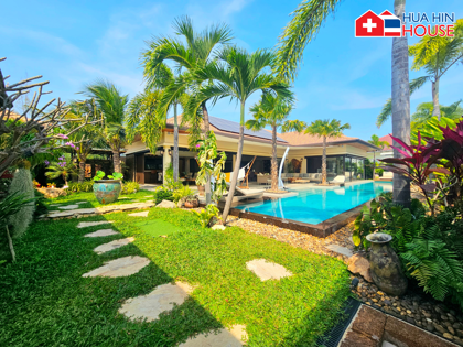 Contemporary Tropical Retreat with Guesthouse & 20m Private Pool – Hua Hin