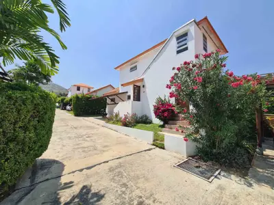 VILLA MIT 3 SZ & 2 BÄDERN SOWIE ATEMBERAUBENDER AUSSICHT