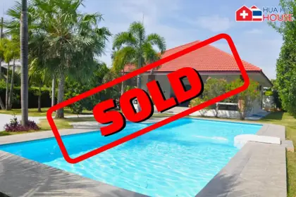 Pool villa between Hua Hin and Pranburi surrounded by pineapple plantations